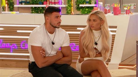 Molly-Mae Hague reveals she and Tommy Fury broke a MAJOR rule on Love Island | Goss.ie