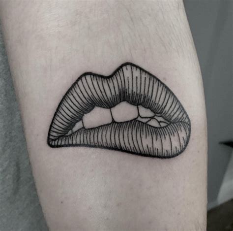 Lip Tattoos Ideas ~ Lip Tattoo Designs | wilsamusti