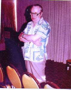 FORREST J ACKERMAN COLLECTION 1981 convention 8x10 pic | eBay