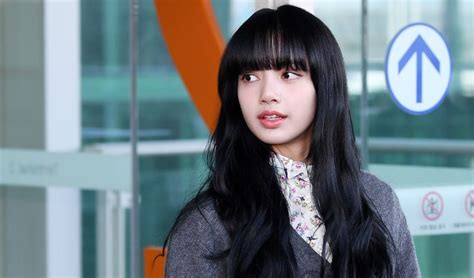 7 Helpful Tips for How to Style Bangs - PureWow