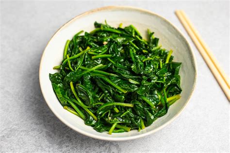 Stir-Fried Spinach With Garlic Recipe