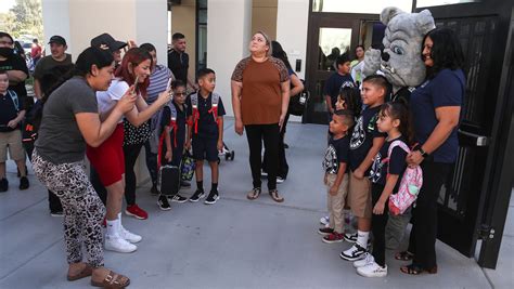 Palm View Elementary students return for first day of school