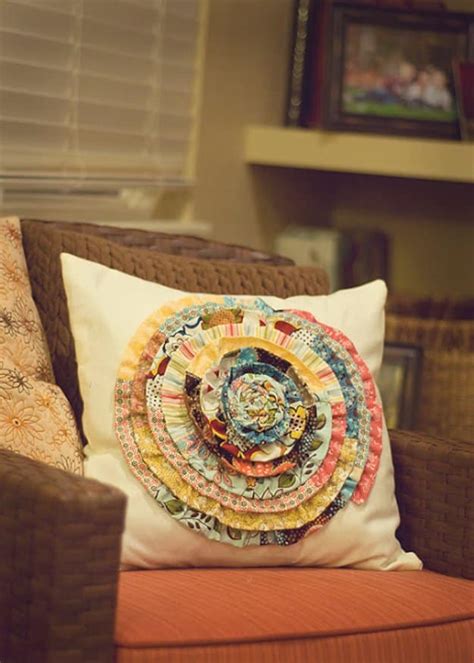 49 Fabric Scrap Crafts Ideas for Leftover Material