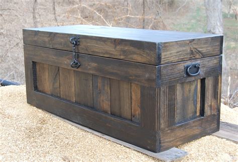 Large Hope Chest/Coffee Table/ Entry/ Trunk/ Wooden Chest/