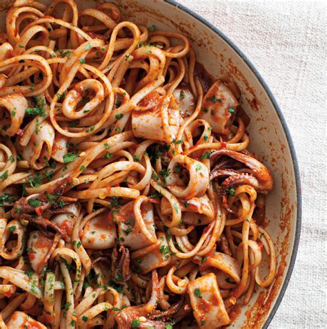 Linguine with Spicy Calamari - Williams-Sonoma Taste