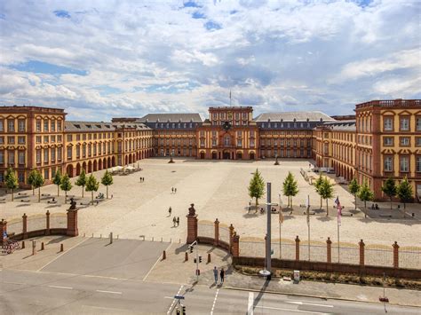 Modern and historic Mannheim - CITY TOUR on foot | tourismus-bw.de