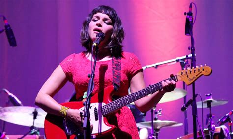 10 Best Norah Jones Songs of All Time - Singersroom.com