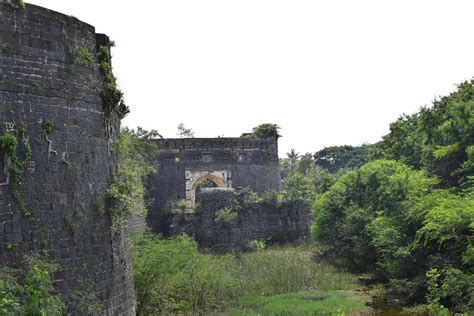 Ahmednagar Fort, Ahmednagar | History, Ideal Time, Sightseeing | Holidify