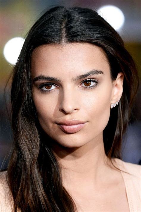 Proof That Emily Ratajkowski's Makeup Is Always on Point