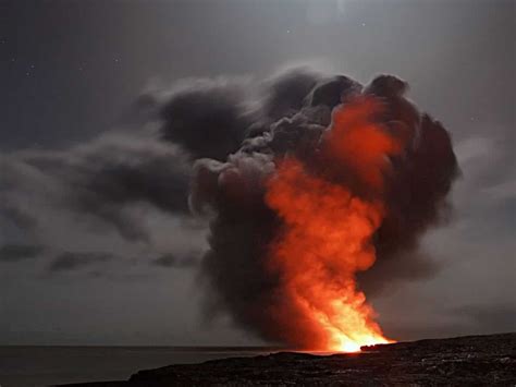 Kilauea, one of the world's most active volcanoes, begins erupting after 3-month pause | Zee ...