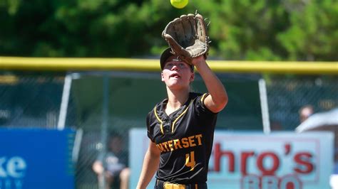 Live scores, updates from Iowa state softball tournament title games