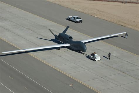 Scale image of the RQ-4 Global Hawk. : r/aviation