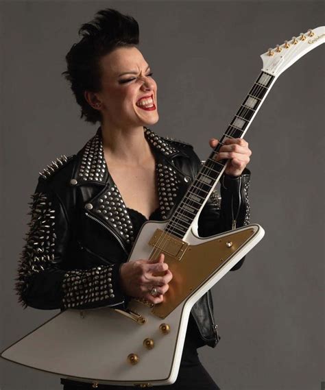 Guitar Girl Magazine Lzzy Hale of Halestorm August 2019 🎸 | Halestorm, Lzzy hale, Guitar girl