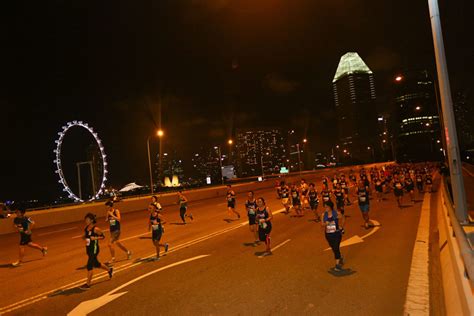 Sundown Marathon Singapore » The Largest Night Race in Asia - Love & Road