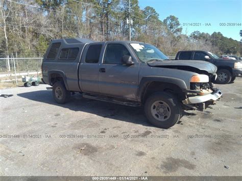 2006 GMC Sierra 2500 ONLY PARTS - Solutions Auto Parts