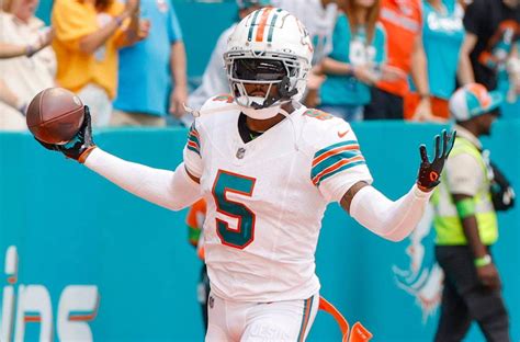 Jalen Ramsey highlights Dolphins debut with key interception, keeps ...