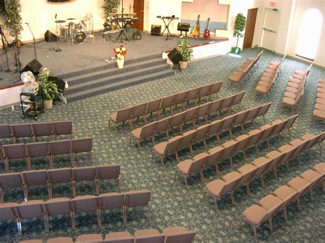 Church Sanctuary Platform Design | What type of sanctuary seating do ...