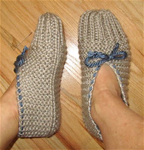 Ravelry: Quick and Easy Knit Slippers pattern by chez pascale