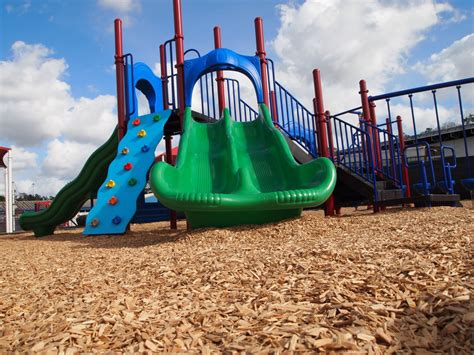 Elementary School Playground | The Playground Surfacing Experts - PlaygroundSurfacing.com