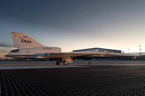 Video: NASA Unveils Experimental Supersonic Aircraft X-59 - Carro e motos