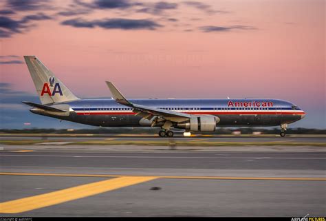 N334AN - American Airlines Boeing 767-300 at New York - John F. Kennedy ...