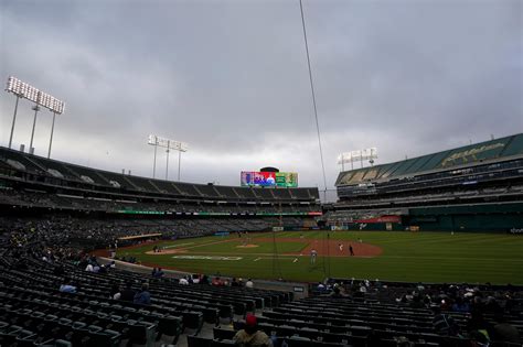 For Now, Oakland Moves Forward With Ballpark Plan - The New York Times