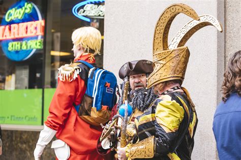 Photos: Costumed fans go all out for Comic Con Day 3 | Seattle Refined