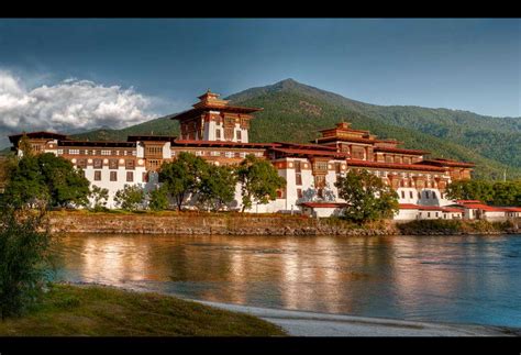 6 Bhutanese Dzongs - Fortresses, Architecture & Significance | Holidify