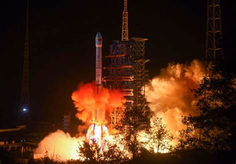 China's Lunar Rover Isn't a Victory in the Space Race - Bloomberg