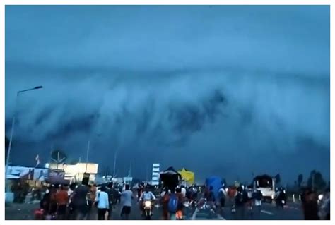 Strange Yet Captivating Cloud Formation Appears In Haridwar Watch ...