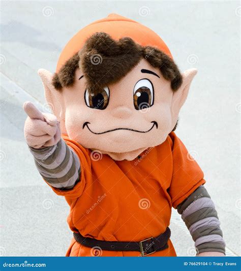 NFL Mascot Brownie the Elf Cleveland Browns Editorial Stock Image - Image of ears, costume: 76629104