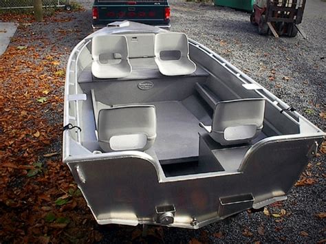 How much does a 14 foot aluminum boat weight