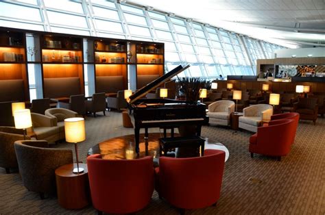 Review: Asiana Airlines Business Lounge, Seoul Incheon, South Korea | World Traveller 73