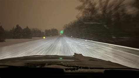 Snowstorm hampers travel across Southern New England