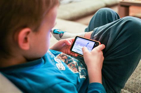 Kids Like Mobile Games Free Stock Photo | picjumbo