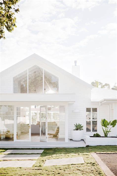 These White Home Exterior Ideas Give the Word "Fresh" New Meaning ...