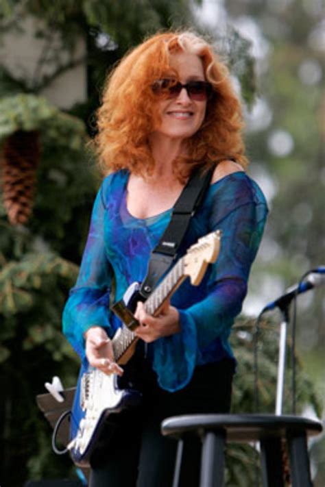 Bonnie Raitt - CBS News