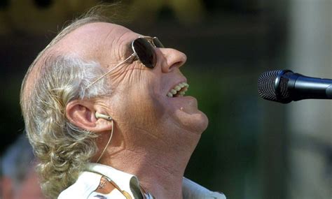 Popular Jimmy Buffett, hero of the "Parrotheads" Legions, dies at 76 ...