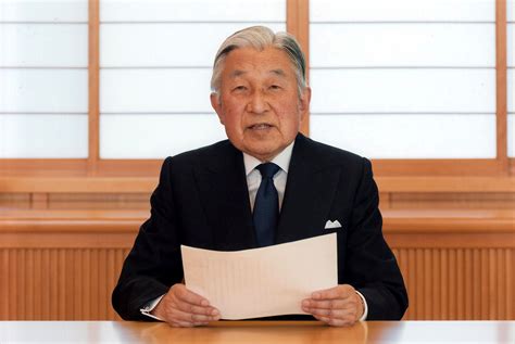 Japan: Emperor Akihito cancels year-end banquet over cold symptoms