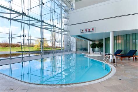 Hilton London Heathrow Airport Hounslow Hotel opening times and reviews