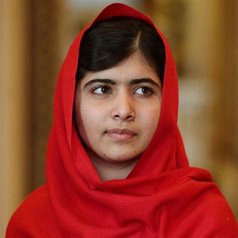 Malala Yousafzai Accepts Nobel Peace Prize | Malala yousafzai, Malala, Nobel peace prize