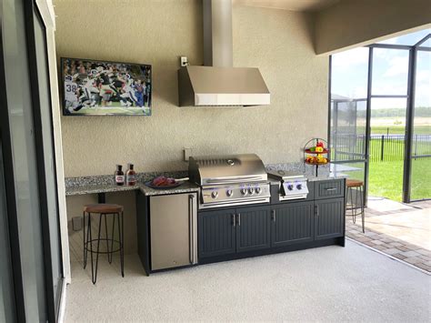 Outdoor Kitchen with TV | Lanai Reno | Synergy Outdoor Living