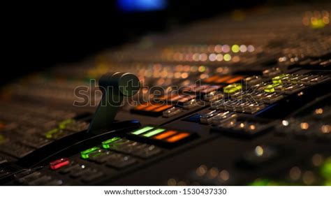 17 Heavy Equipment News Room Images, Stock Photos, 3D objects, & Vectors | Shutterstock