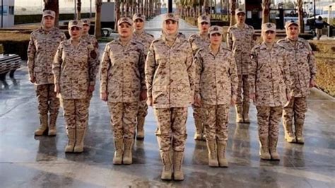 Kuwait opens the door for women to volunteer in the army - Teller Report