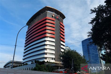 Empat orang terjaring OTT KPK tiba di Gedung Merah Putih - ANTARA News ...