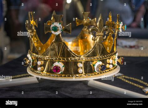 Replica Crown of King Richard III on display at Leicester Cathedral, Leicester, England, UK ...