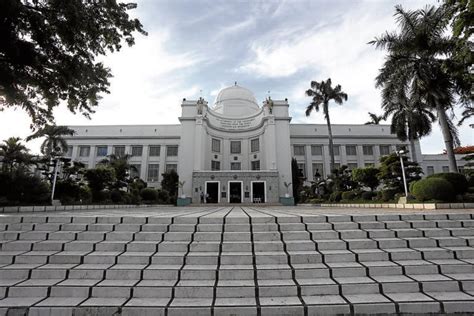 Cebu capitol shut as 15 employees get virus | Inquirer News