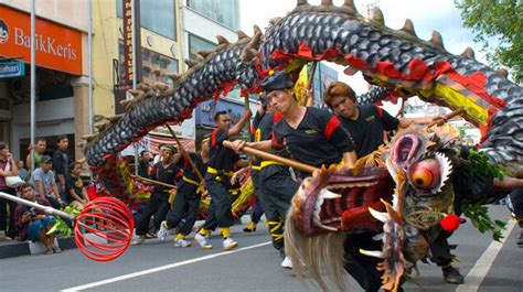 Tarian Naga Paling Dinanti saat Hari Besar China : Okezone Travel