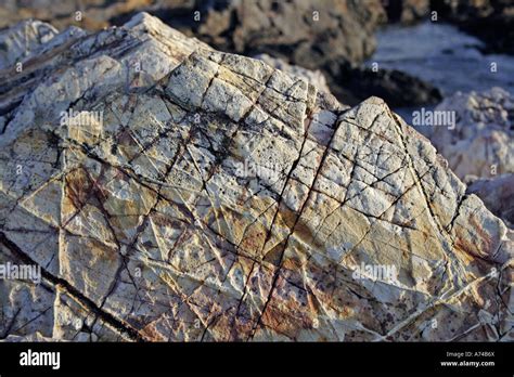 Fracture in rock hi-res stock photography and images - Alamy