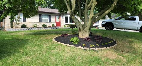 Front yard landscaping ideas with rocks and mulch